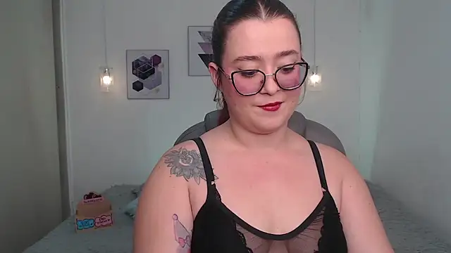 Snapshot of selene_rouse_ chatting on 05/31/26, 09:26 selene rouse online show from 05/31/26, 09:26
