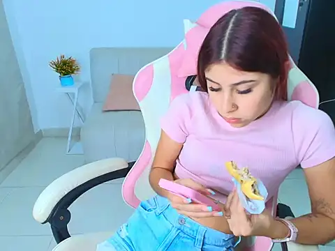 selena moore69 online show from 12/05/25, 02:15