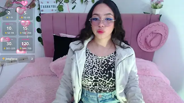 amaris ferrer online show from 12/15/25, 02:50