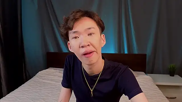 Snapshot of islendtakumi chatting on 11/15/25, 03:32 islendtakumi online show from 11/15/25, 03:32