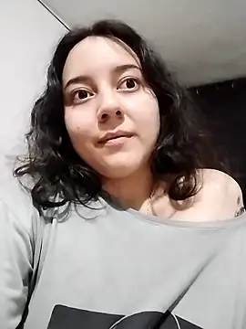 chibi love online show from 12/20/25, 03:53