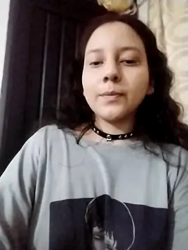 chibi love online show from 12/17/25, 11:54