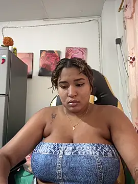 Snapshot of morena-2025 chatting on 06/18/26, 09:53 morena-2025 online show from 06/18/26, 09:53