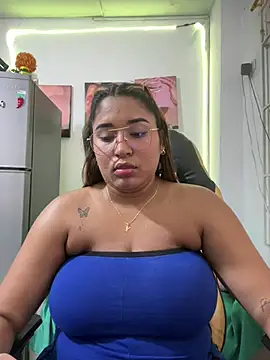 Snapshot of morena-2025 chatting on 06/30/26, 11:38 morena-2025 online show from 06/30/26, 11:38