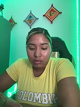 Snapshot of morena-2025 chatting on 07/14/26, 02:05 morena-2025 online show from 07/14/26, 02:05