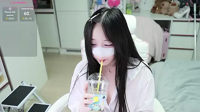 kimhyeona2005 online show from 05/08/26, 11:36