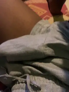 Snapshot of Sensational_grip chatting on 02/04/26, 08:15 Sensational grip online show from 02/04/26, 08:15