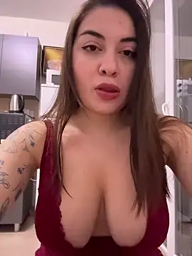 Lovynna online show from 12/18/25, 02:05