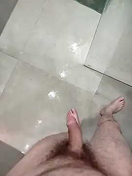 Snapshot of zaginiony1122 chatting on 11/17/25, 08:24 zaginiony1122 online show from 11/17/25, 08:24