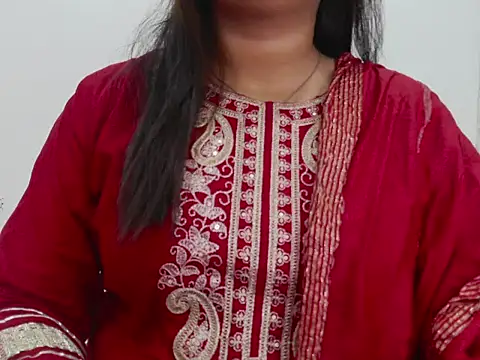 Snapshot of Saira_Hotty chatting on 11/14/25, 07:01 Saira Hotty online show from 11/14/25, 07:01