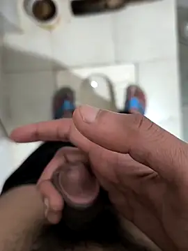 Ritik143jhil online show from 11/17/25, 01:09