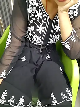 Snapshot of Piya_ji90 chatting on 11/16/25, 05:01 Piya ji90 online show from 11/16/25, 05:01