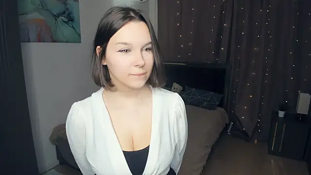 IrmgardBuzard online show from 11/21/25, 08:19