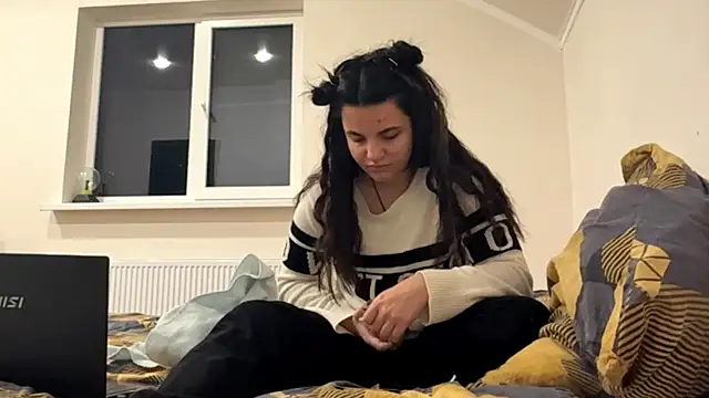 ArielleLeitao online show from 11/14/25, 03:05