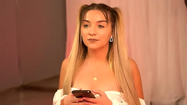 SkyEyesLuna online show from 11/19/25, 05:18