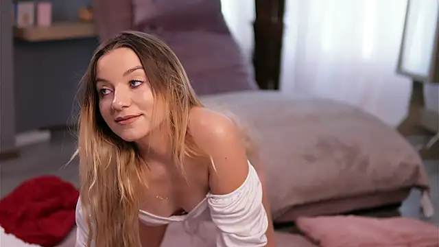 Snapshot of SkyEyesLuna chatting on 01/16/26, 04:05 SkyEyesLuna online show from 01/16/26, 04:05