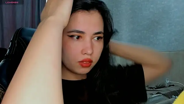 Snapshot of Diara_1an chatting on 05/21/26, 04:21 Diara 1an online show from 05/21/26, 04:21