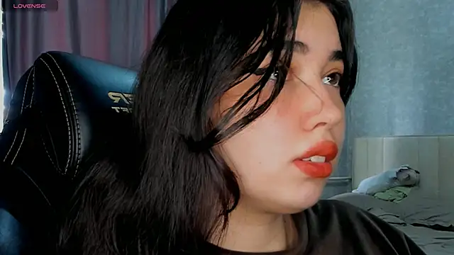 Snapshot of Diara_1an chatting on 05/20/26, 04:42 Diara 1an online show from 05/20/26, 04:42
