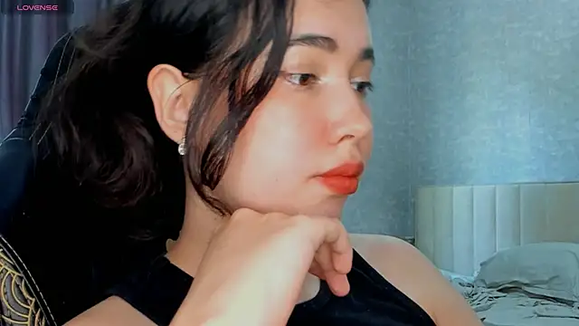 Snapshot of Diara_1an chatting on 05/28/26, 04:42 Diara 1an online show from 05/28/26, 04:42