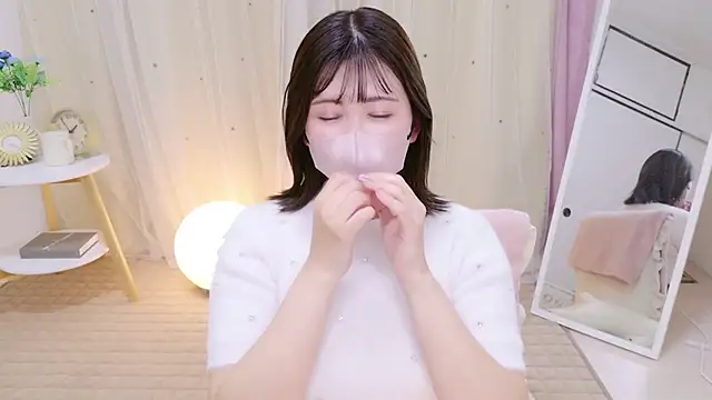 Snapshot of Ha_chan chatting on 11/17/25, 09:46 Ha chan online show from 11/17/25, 09:46