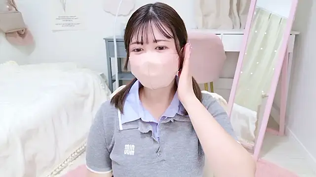 Snapshot of Ha_chan chatting on 02/19/26, 08:11 Ha chan online show from 02/19/26, 08:11