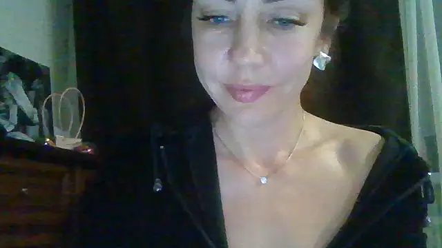 Snapshot of Fellaris chatting on 11/14/25, 02:32 Fellaris online show from 11/14/25, 02:32