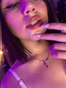 GinebraBelucci online show from 11/29/25, 03:50