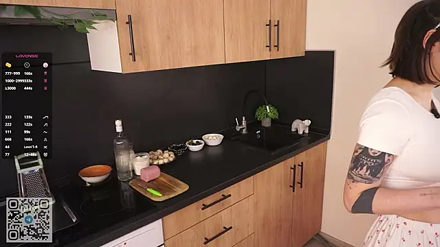 RoxannaCarver online show from 03/23/26, 07:52