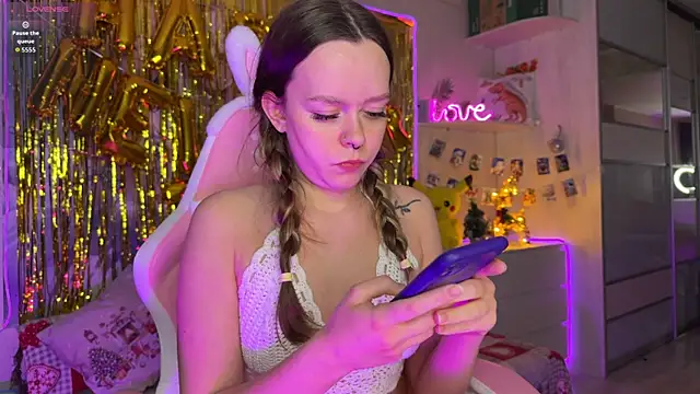 CheekySashaCharm online show from 12/20/25, 01:58