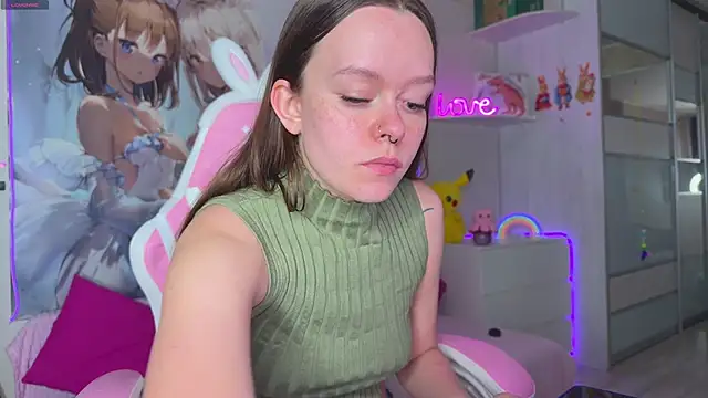 CheekySashaCharm online show from 04/17/26, 12:52