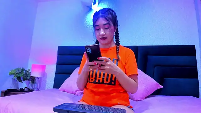 VictoriaRouge  online show from 04/09/26, 03:08