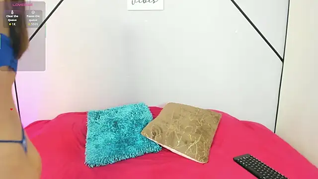 VictoriaRouge  online show from 11/28/25, 10:26