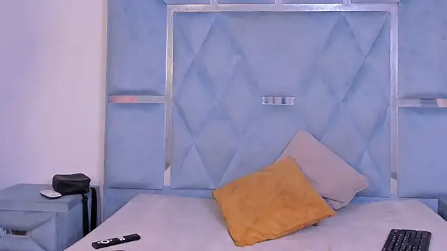 Snapshot of Kymasm chatting on 02/25/26, 01:11 Kymasm online show from 02/25/26, 01:11