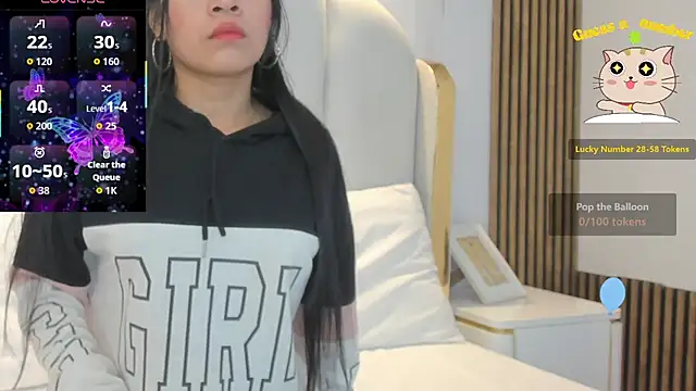 roxyflame  online show from 04/25/26, 11:46