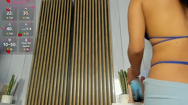 roxyflame  online show from 07/18/26, 11:30