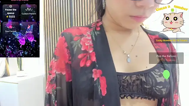 roxyflame  online show from 04/26/26, 11:29