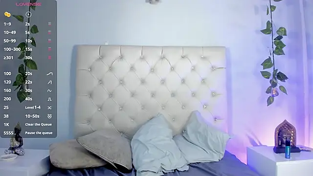 GabrielaSuarez  online show from 05/04/26, 02:26