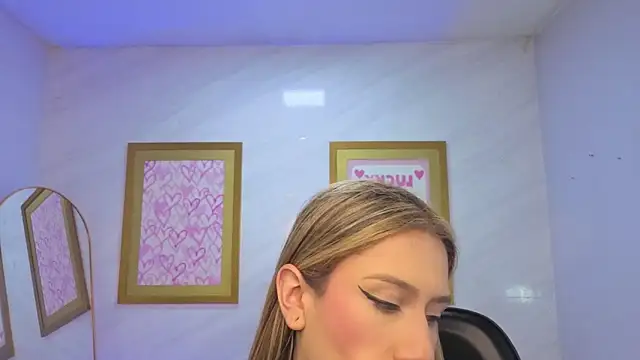 Evy Luxx v online show from 03/25/26, 04:12