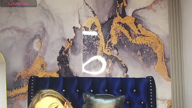 Evy Luxx v online show from 04/15/26, 08:20