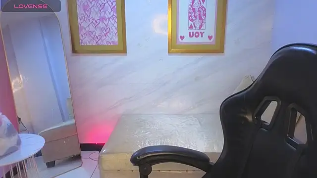 Evy Luxx v online show from 04/24/26, 03:41