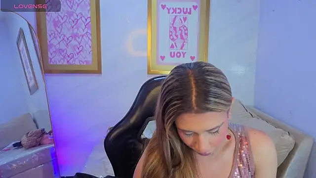 Evy Luxx v online show from 05/15/26, 08:51