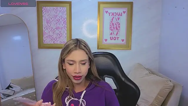 Evy Luxx v online show from 04/15/26, 03:23