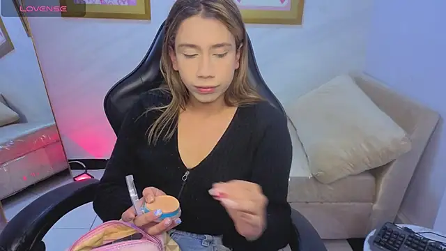 Evy Luxx v online show from 05/07/26, 03:44