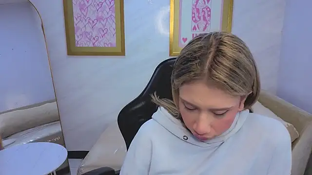 Evy Luxx v online show from 04/10/26, 03:24