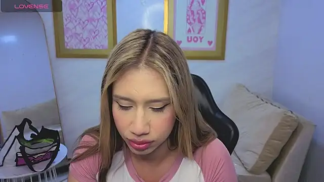 Evy Luxx v online show from 04/14/26, 03:33