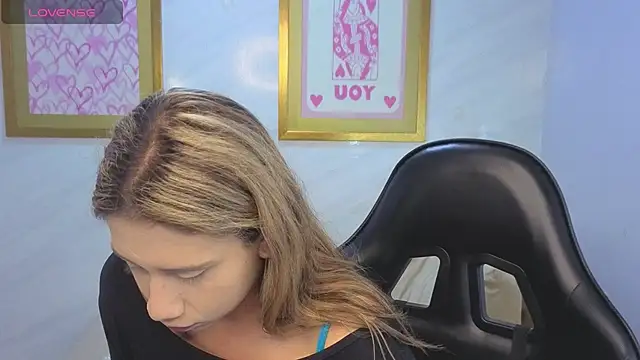 Evy Luxx v online show from 04/23/26, 03:35
