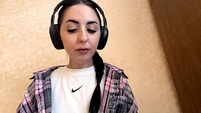 CindyFlowers online show from 11/14/25, 12:20