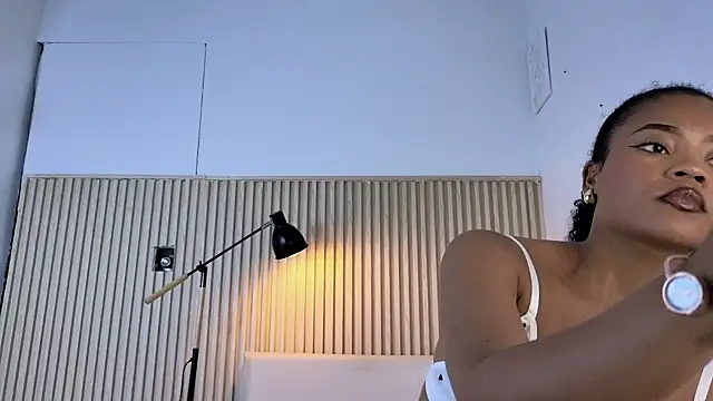 vanestraus online show from 03/24/26, 09:48