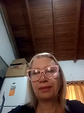 Snapshot of SexyMilf1211 chatting on 05/01/26, 06:13 SexyMilf1211 online show from 05/01/26, 06:13