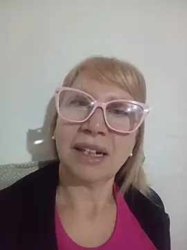 Snapshot of SexyMilf1211 chatting on 05/14/26, 12:35 SexyMilf1211 online show from 05/14/26, 12:35